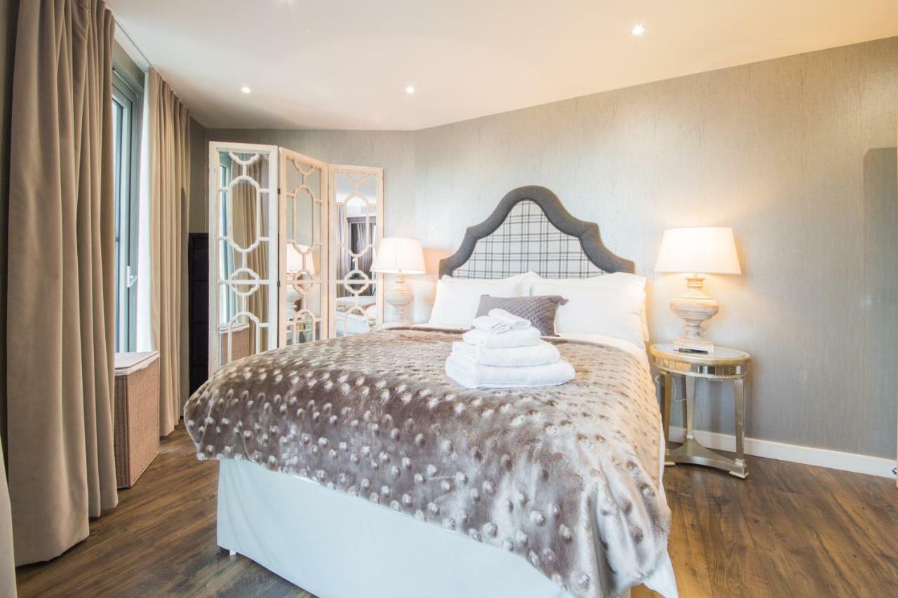 Kew Eye Apartments Brentford London Bagian luar foto